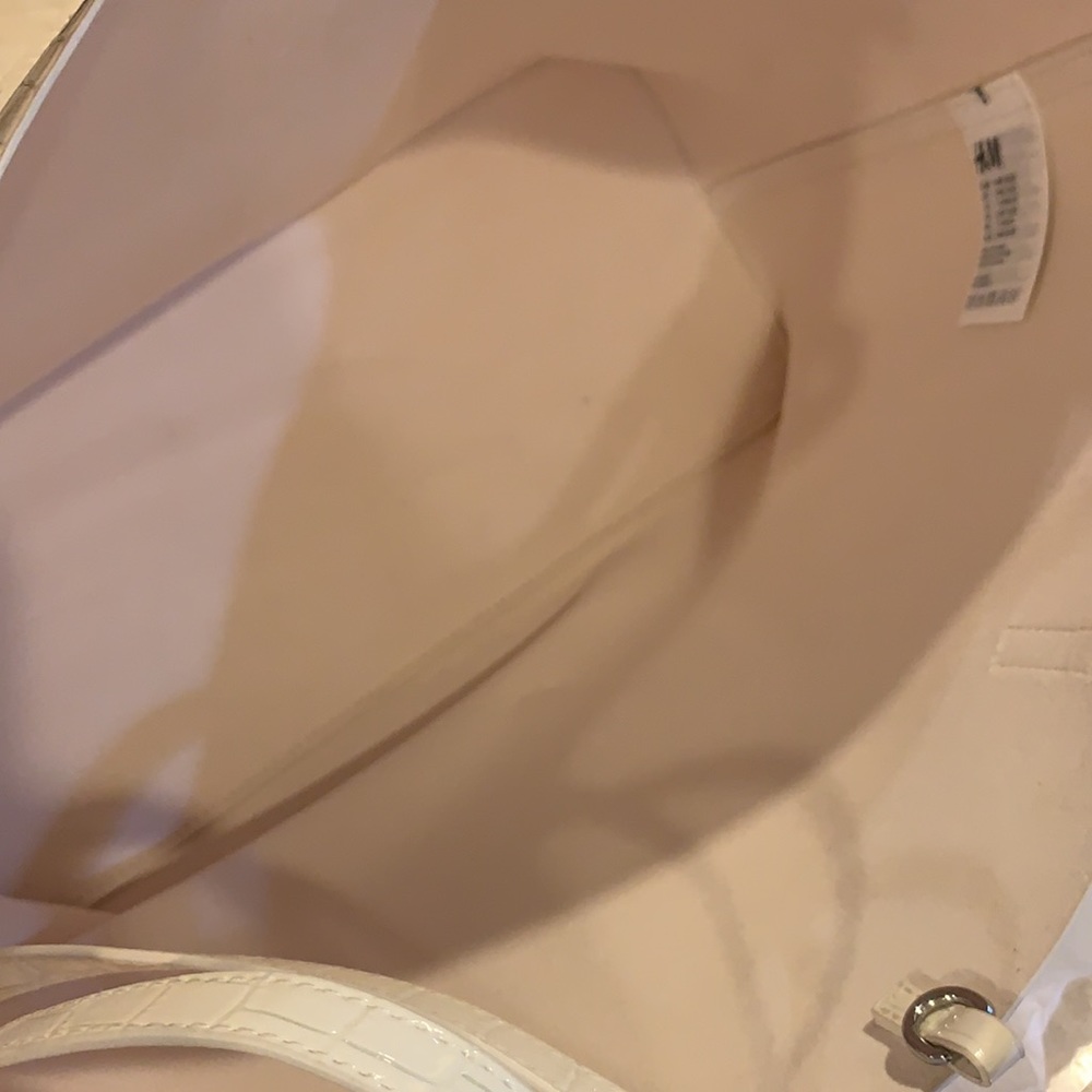 Large Tote - Picture 3 of 10